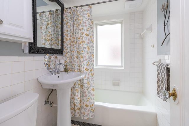 5252 James Avenue S, Minneapolis, MN 55419