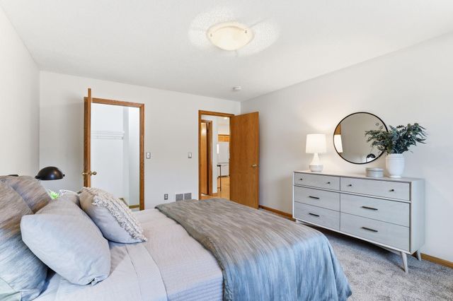 6918 42nd Avenue N, Crystal, MN 55427