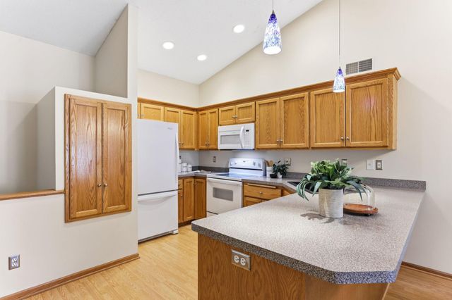 6918 42nd Avenue N, Crystal, MN 55427