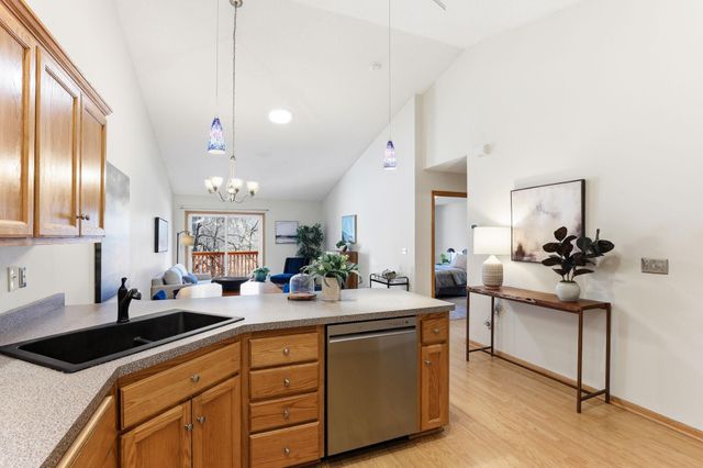 6918 42nd Avenue N, Crystal, MN 55427