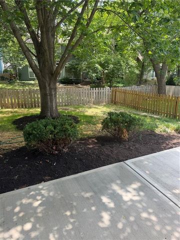 5307 Greenwood Street, Shawnee, KS 66217