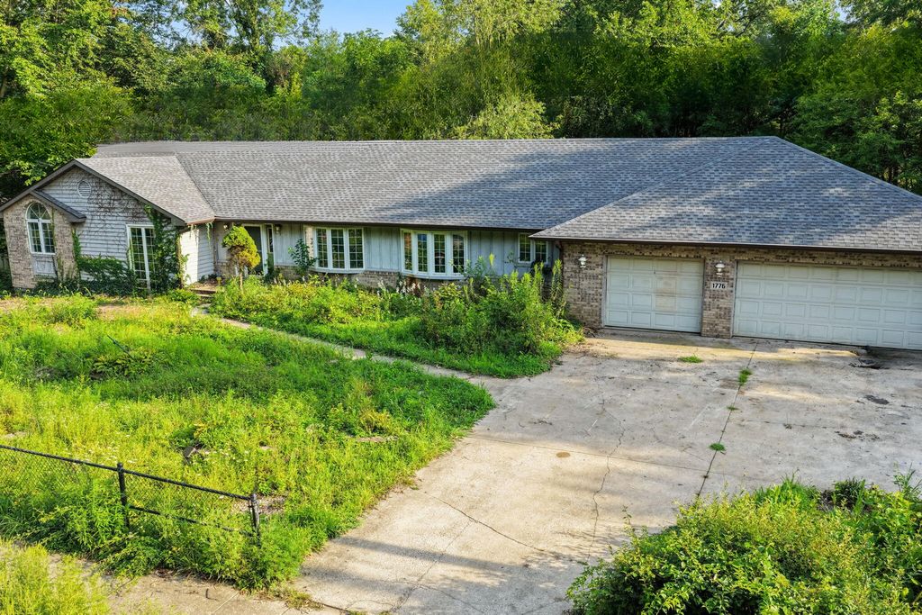 1776 Indian Boundary Road, Chesterton, IN 46304