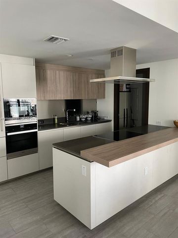 1000 Brickell Plaza 2809, Miami, FL 33131