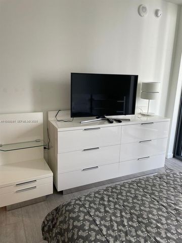 1000 Brickell Plaza 2809, Miami, FL 33131