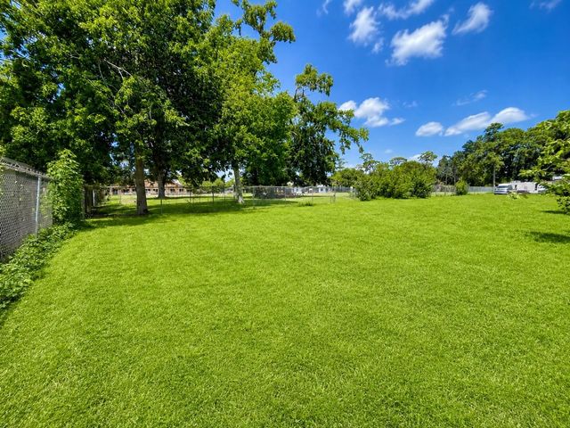 1035 Adolph Drive, Houston, TX 77091