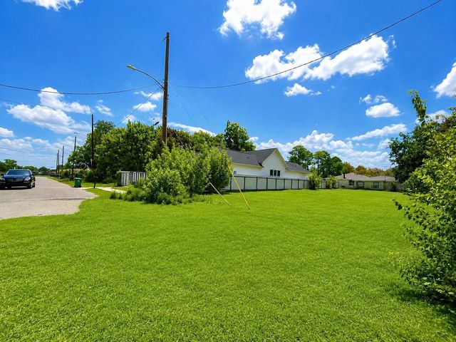 1035 Adolph Drive, Houston, TX 77091