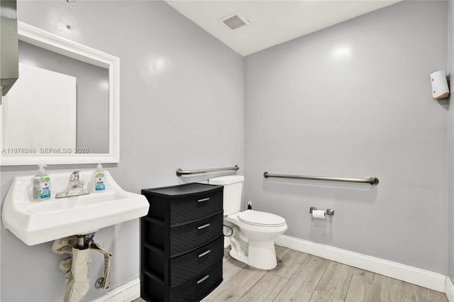 7770 NW 46th St 23, Doral, FL 33166