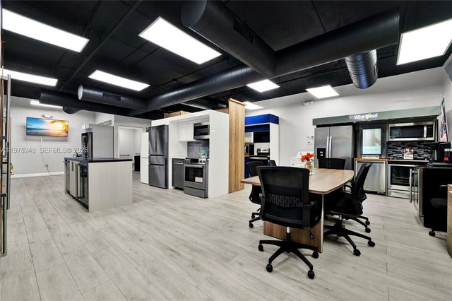 7770 NW 46th St 23, Doral, FL 33166