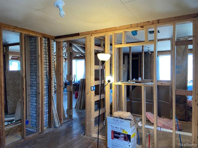 2428 Illinois Avenue, Flint, MI 48506