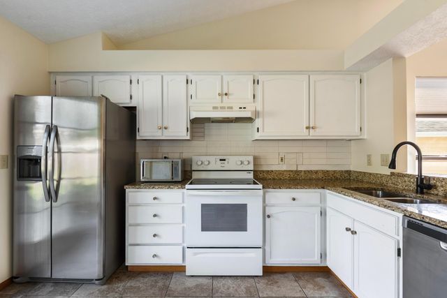 2932 Grand Haven Drive, Pickerington, OH 43147