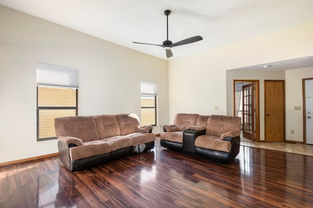 2932 Grand Haven Drive, Pickerington, OH 43147