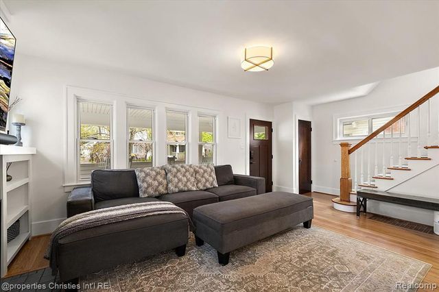 917 Maplegrove Avenue, Royal Oak, MI 48067
