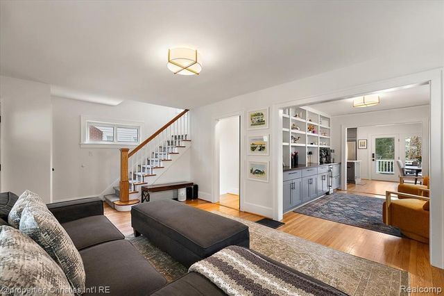 917 Maplegrove Avenue, Royal Oak, MI 48067