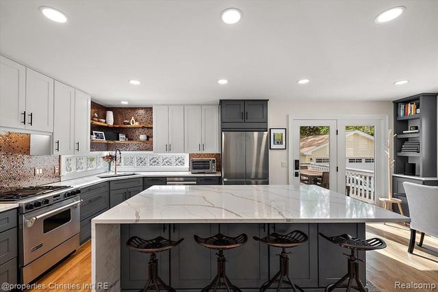 917 Maplegrove Avenue, Royal Oak, MI 48067