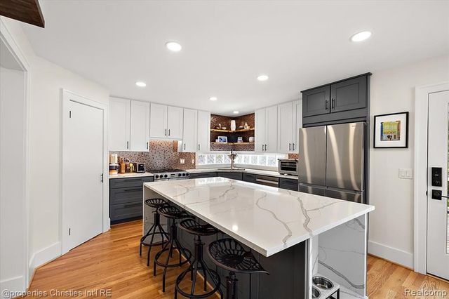 917 Maplegrove Avenue, Royal Oak, MI 48067