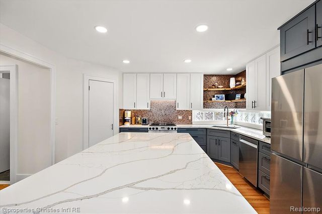 917 Maplegrove Avenue, Royal Oak, MI 48067