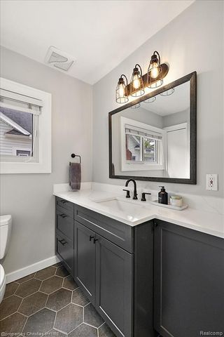 917 Maplegrove Avenue, Royal Oak, MI 48067