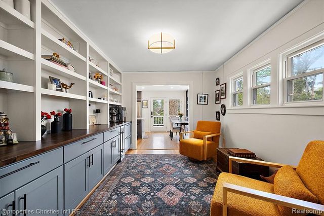917 Maplegrove Avenue, Royal Oak, MI 48067