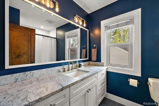 917 Maplegrove Avenue, Royal Oak, MI 48067