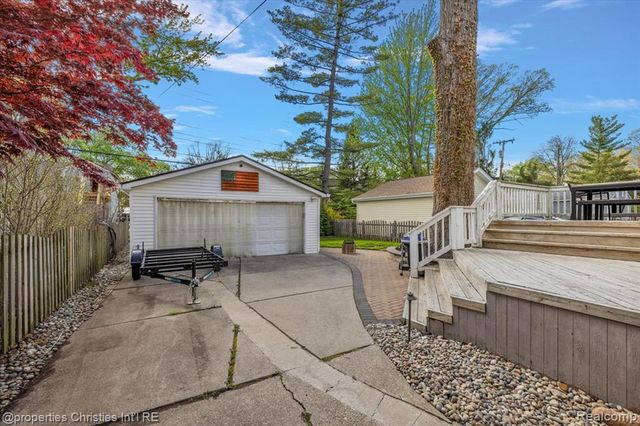 917 Maplegrove Avenue, Royal Oak, MI 48067