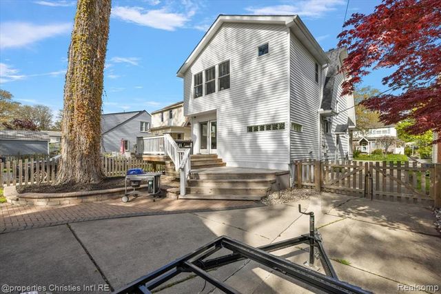 917 Maplegrove Avenue, Royal Oak, MI 48067