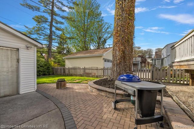 917 Maplegrove Avenue, Royal Oak, MI 48067
