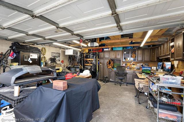 917 Maplegrove Avenue, Royal Oak, MI 48067