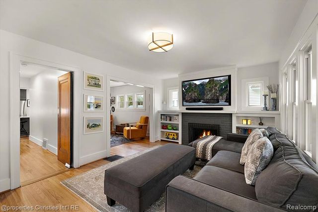 917 Maplegrove Avenue, Royal Oak, MI 48067