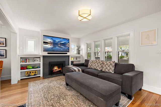 917 Maplegrove Avenue, Royal Oak, MI 48067