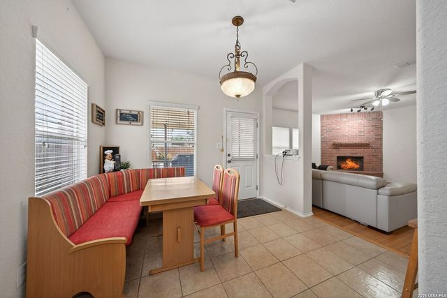 6806 Harbor Flds, Converse, TX 78109