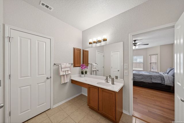 6806 Harbor Flds, Converse, TX 78109