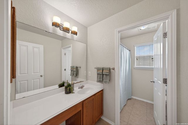 6806 Harbor Flds, Converse, TX 78109