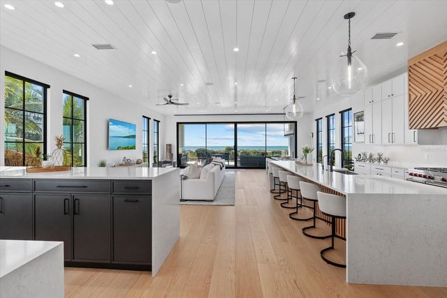 171 WHITTIER DRIVE, Sarasota, FL 34236