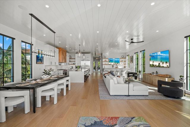 171 WHITTIER DRIVE, Sarasota, FL 34236