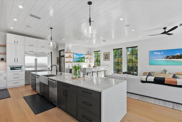 171 WHITTIER DRIVE, Sarasota, FL 34236