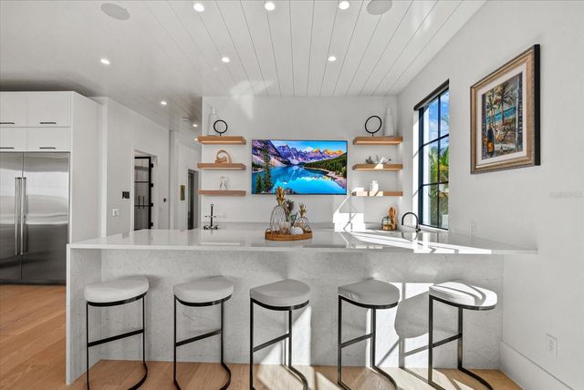 171 WHITTIER DRIVE, Sarasota, FL 34236