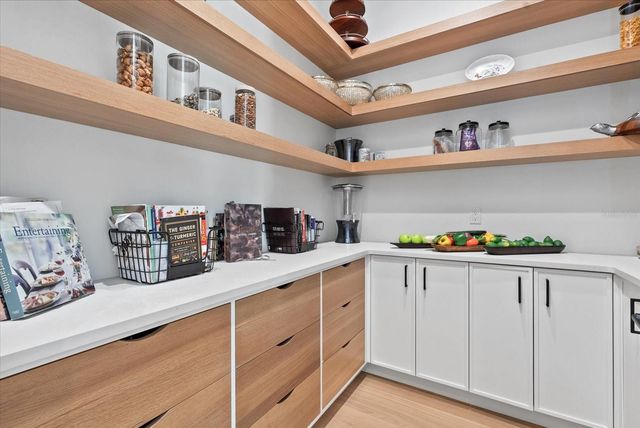 171 WHITTIER DRIVE, Sarasota, FL 34236