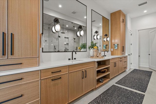 171 WHITTIER DRIVE, Sarasota, FL 34236