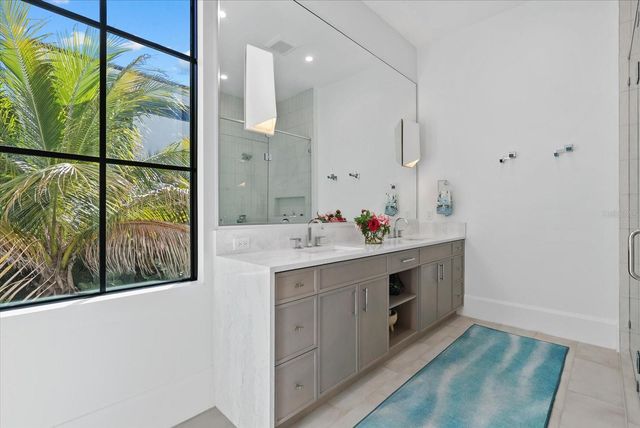 171 WHITTIER DRIVE, Sarasota, FL 34236