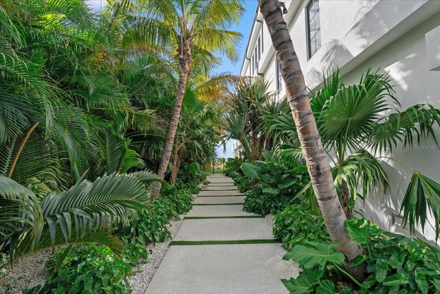 171 WHITTIER DRIVE, Sarasota, FL 34236