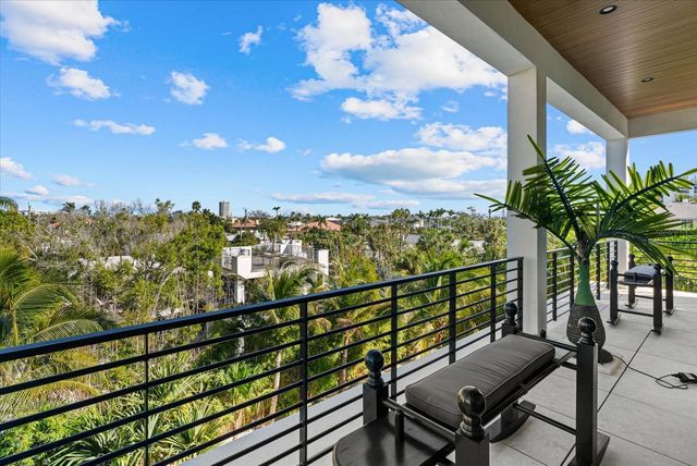 171 WHITTIER DRIVE, Sarasota, FL 34236