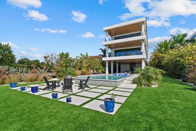 171 WHITTIER DRIVE, Sarasota, FL 34236