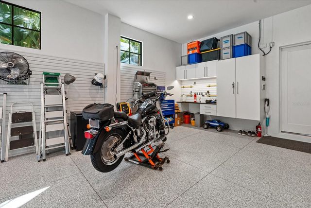 171 WHITTIER DRIVE, Sarasota, FL 34236