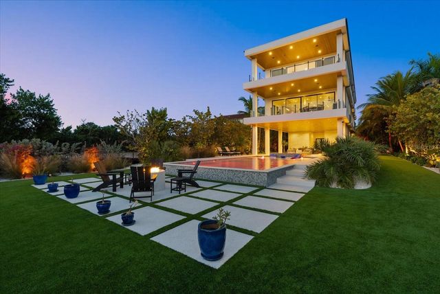 171 WHITTIER DRIVE, Sarasota, FL 34236