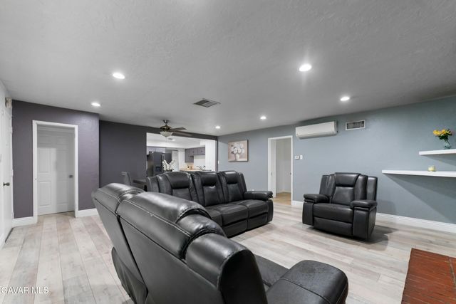 44410 Loneoak Avenue, Lancaster, CA 93534