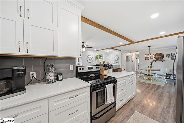 7 Marlow Lane, Taylors, SC 29687