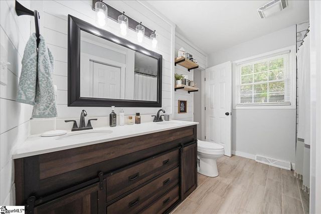 7 Marlow Lane, Taylors, SC 29687