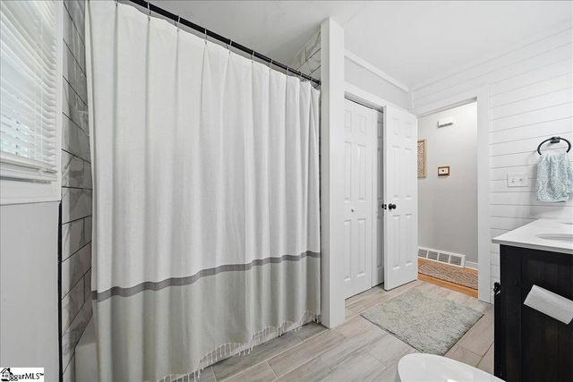 7 Marlow Lane, Taylors, SC 29687