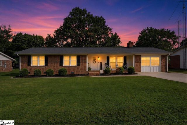 7 Marlow Lane, Taylors, SC 29687