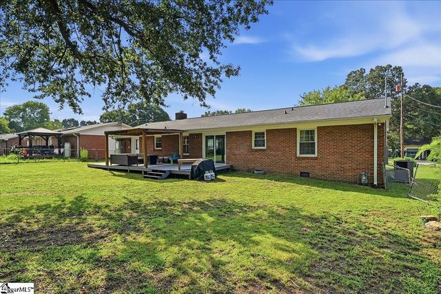 7 Marlow Lane, Taylors, SC 29687